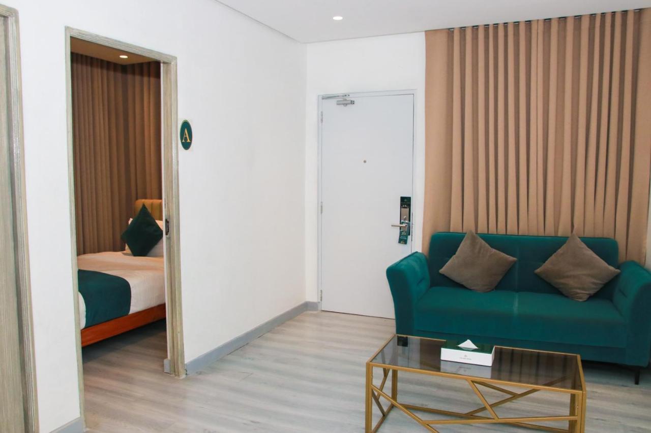 Solano Residences Lipa City Esterno foto
